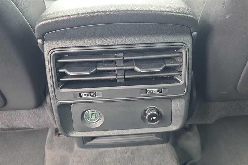 Audi Q7 view 27