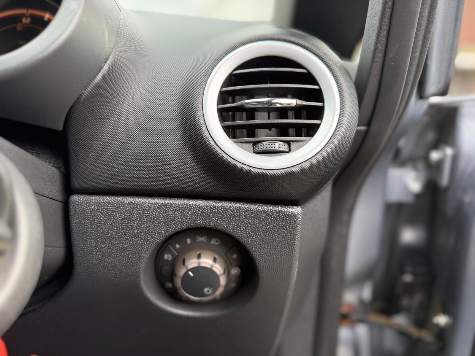 Vauxhall Corsa view 32