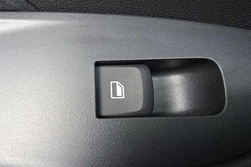 MG ZS view 28