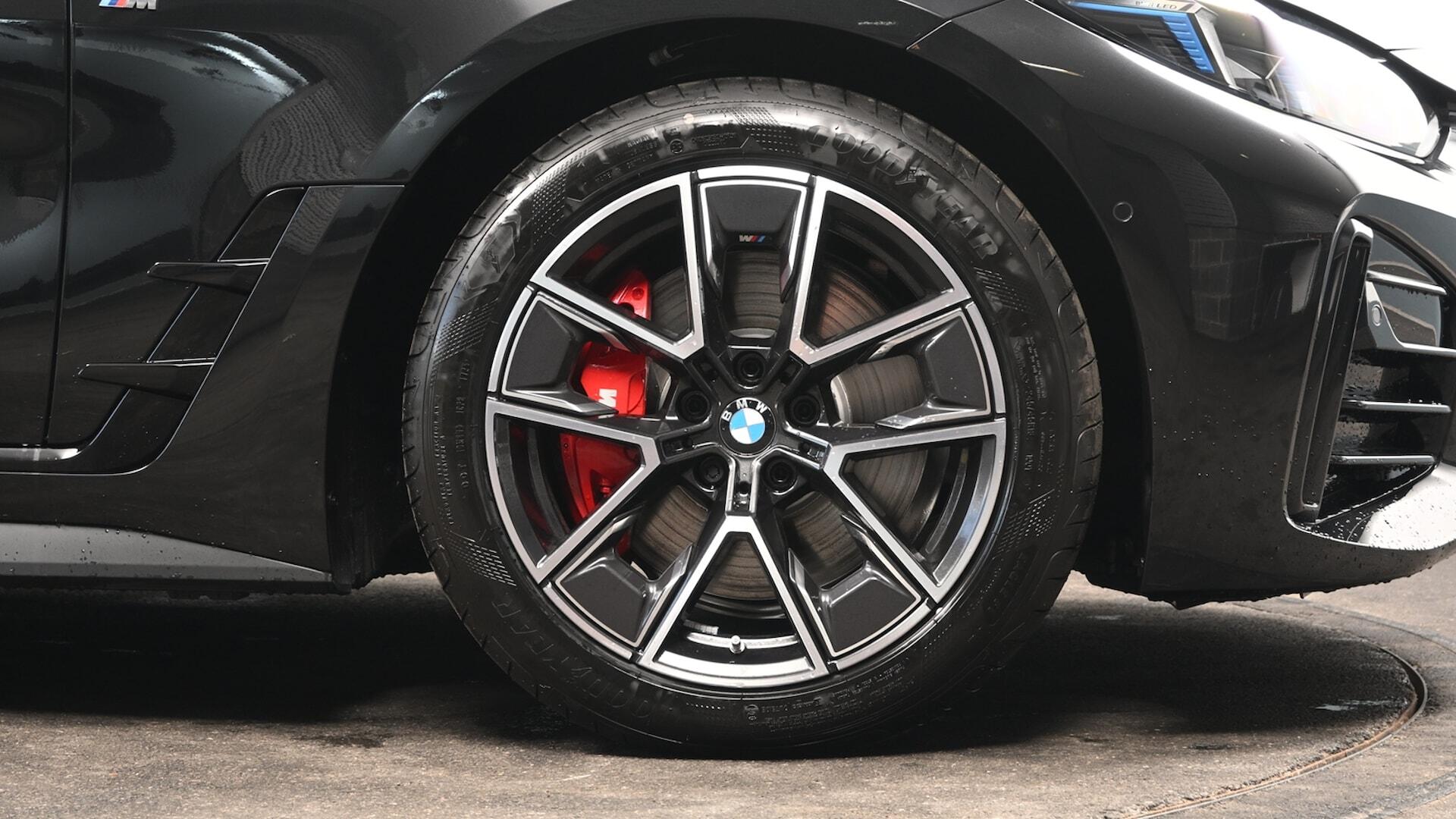 BMW 4 Series view 14