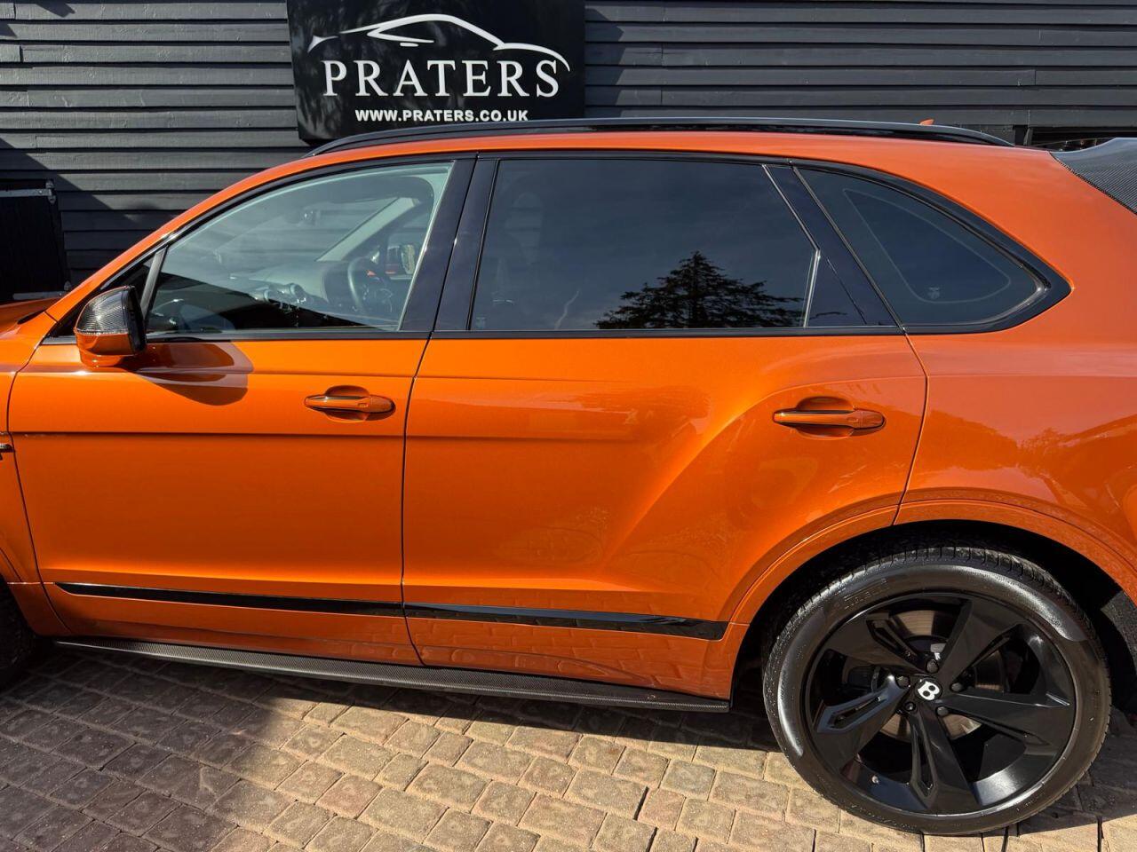 Bentley Bentayga view 25