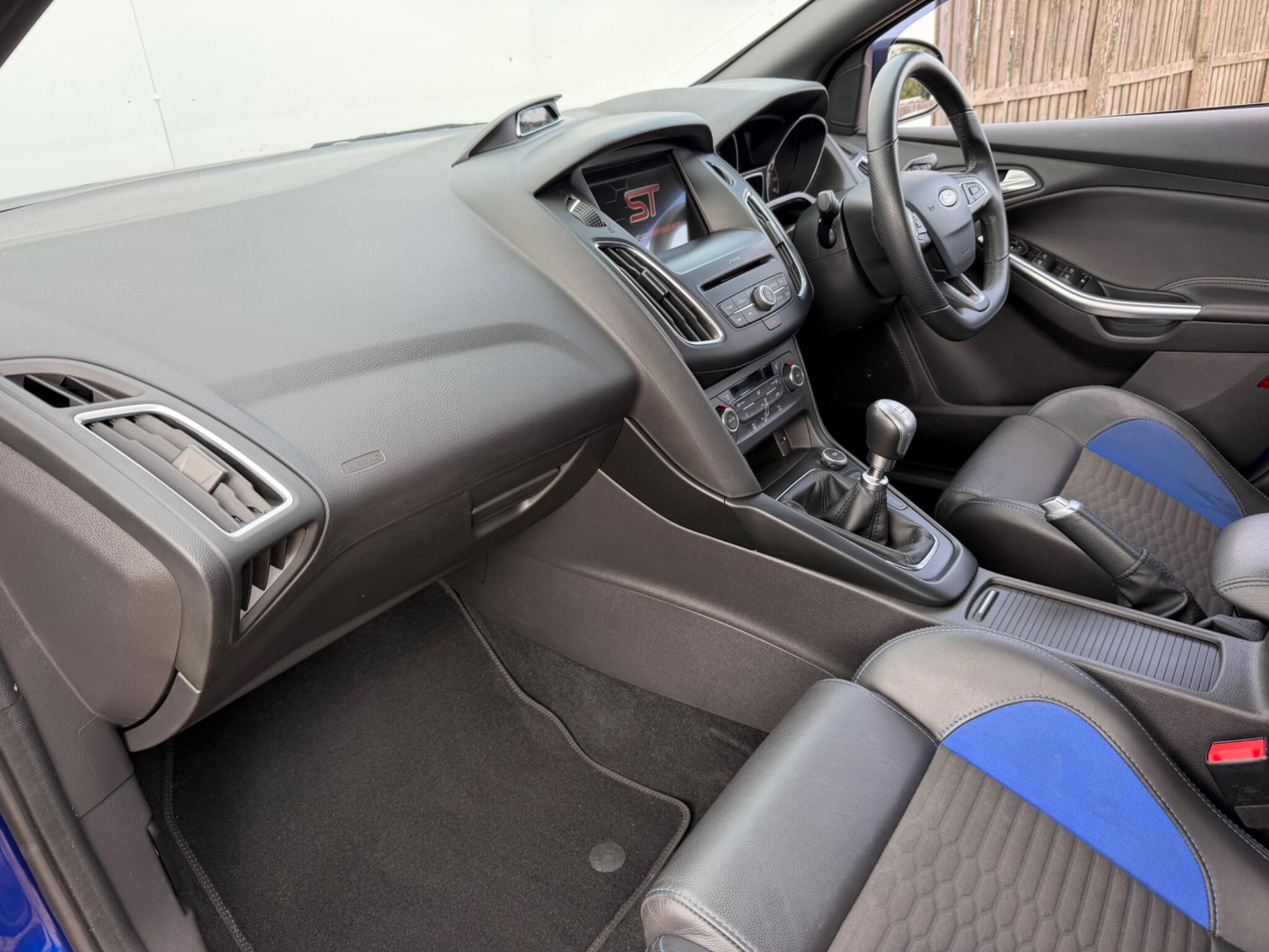 Ford Focus view 24