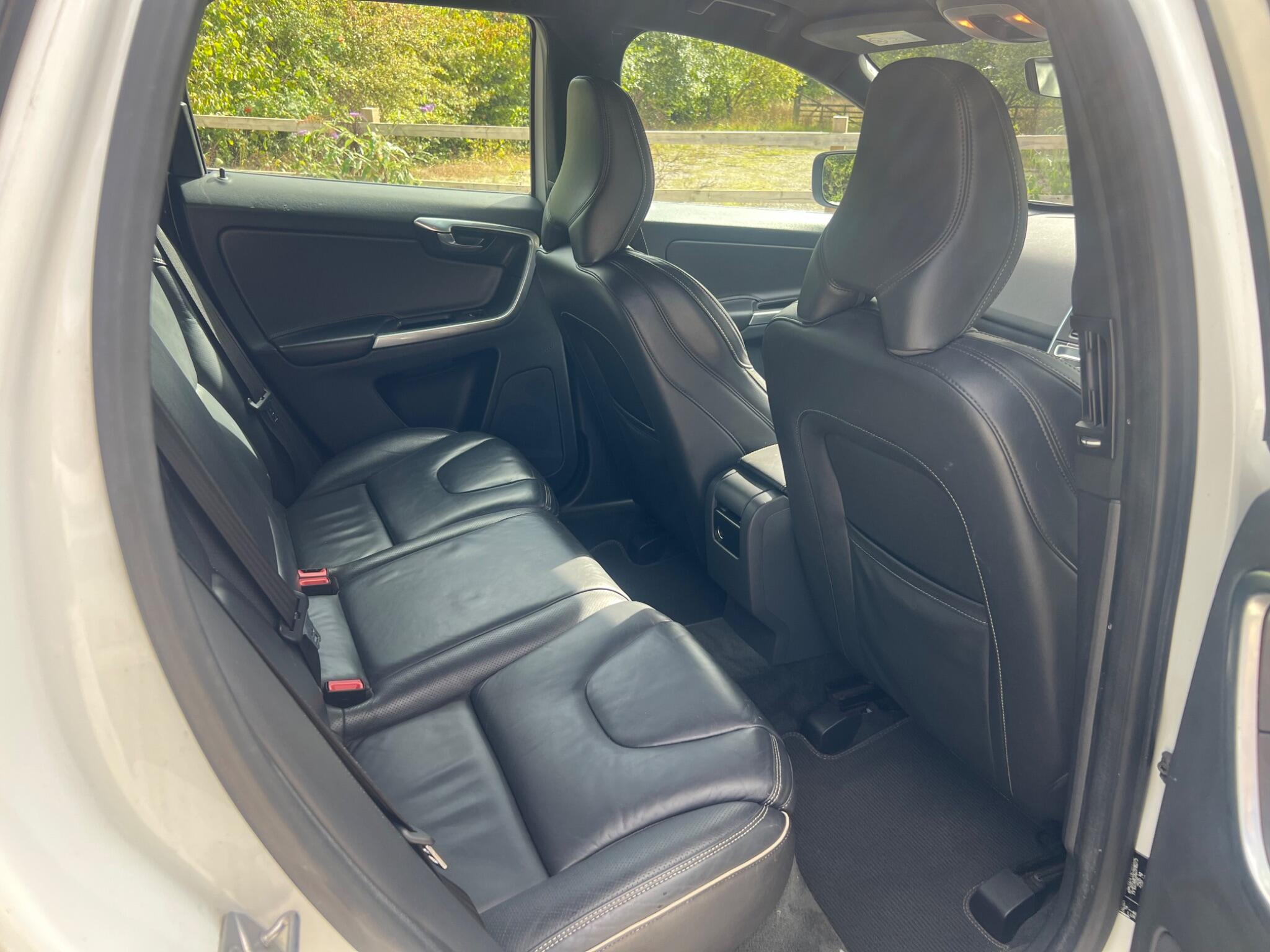 Volvo XC60 view 14