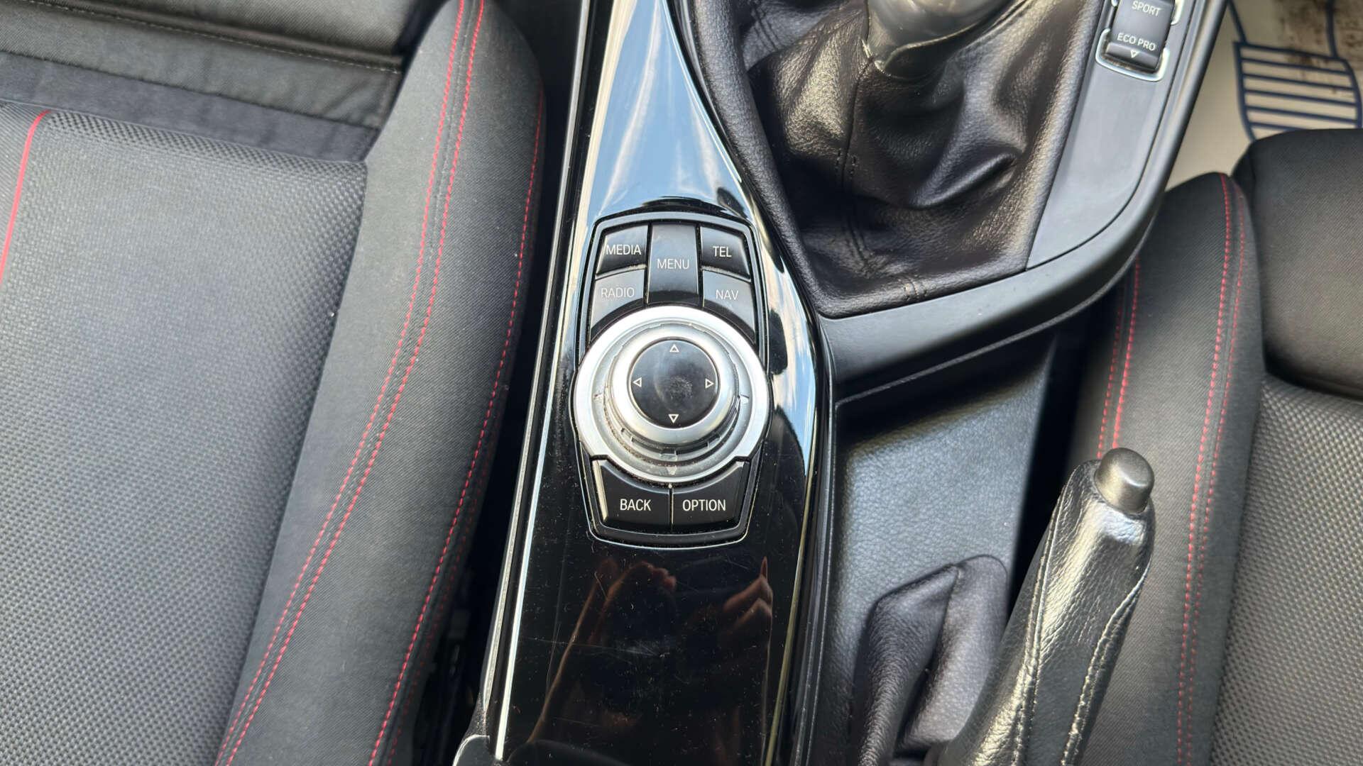 BMW 1 Series view 30