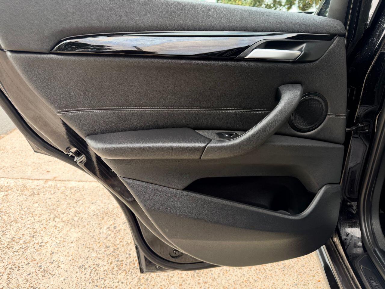 BMW X1 view 22