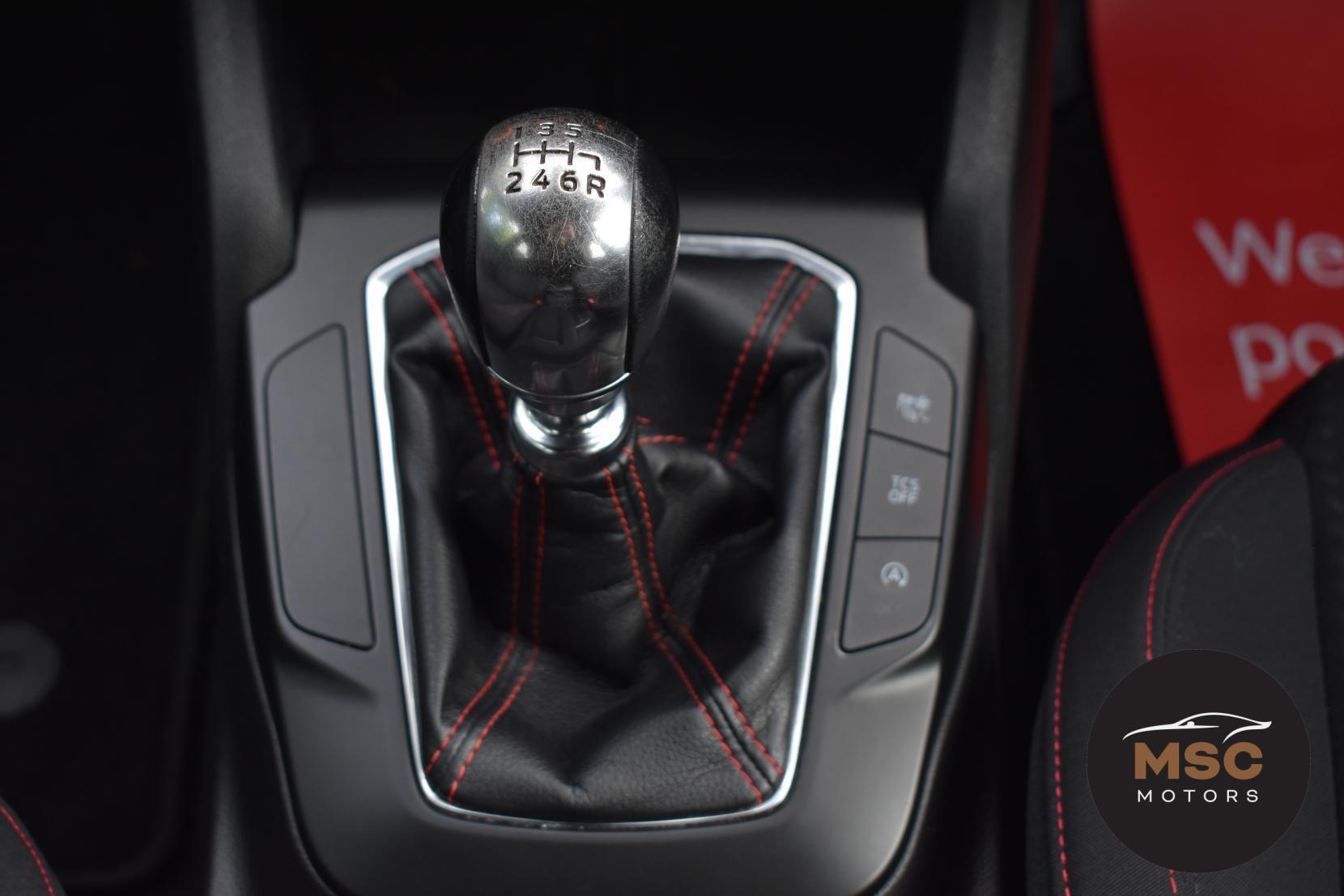 Ford Focus view 44