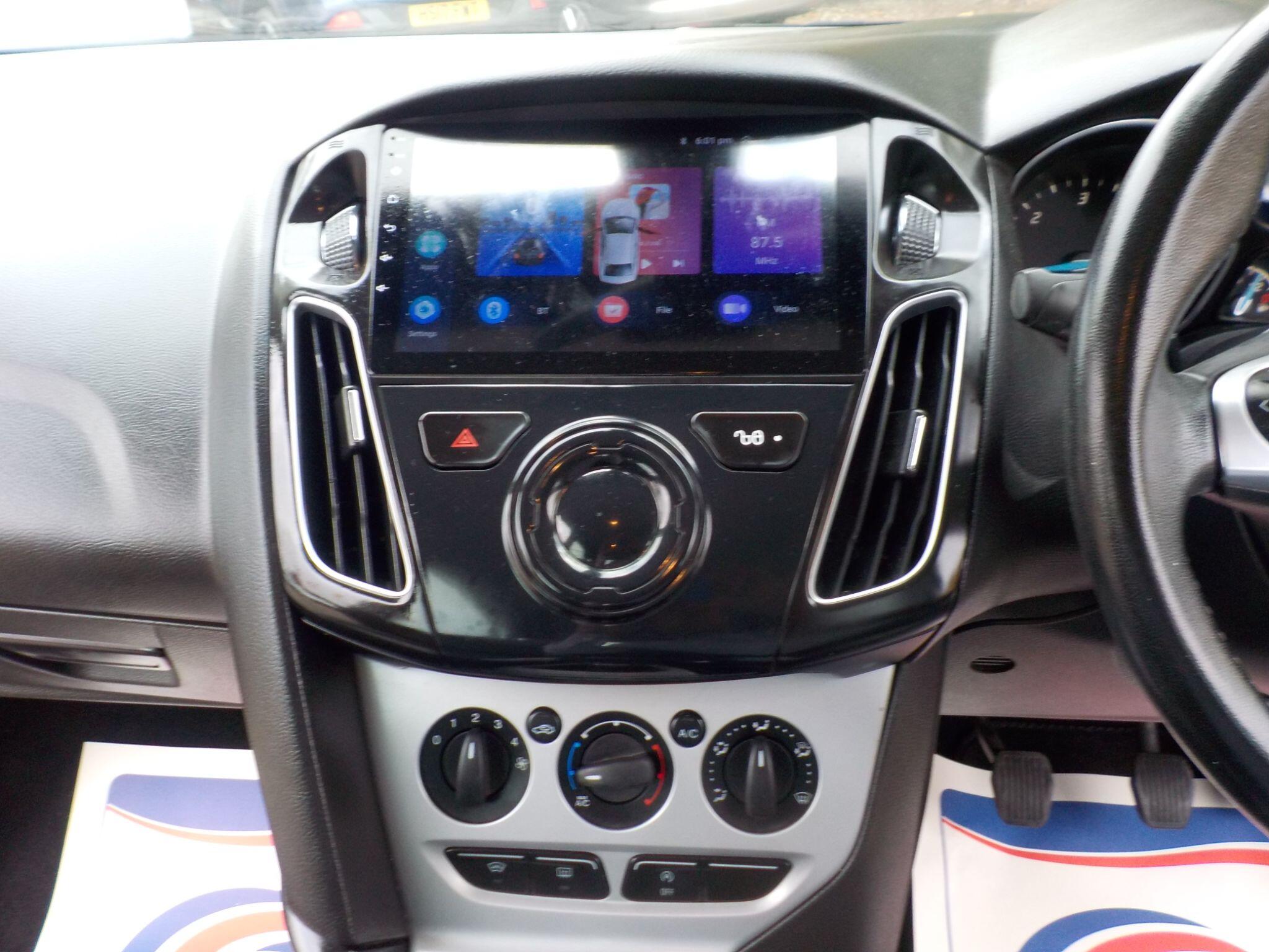 Ford Focus 1.6 TDCi Zetec Euro 5 (s/s) 5dr