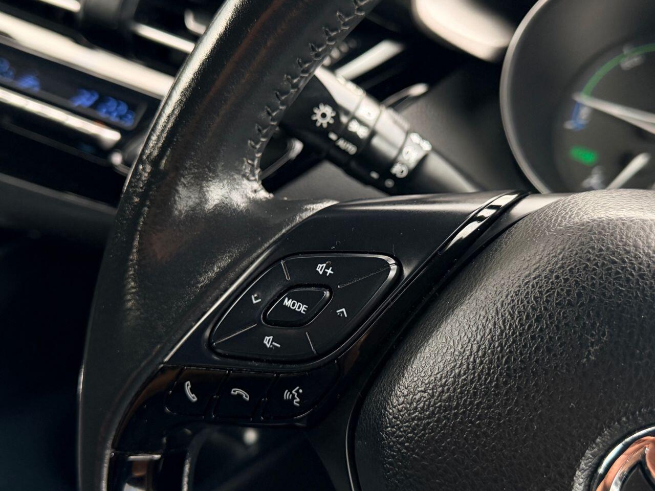Toyota C-HR view 31