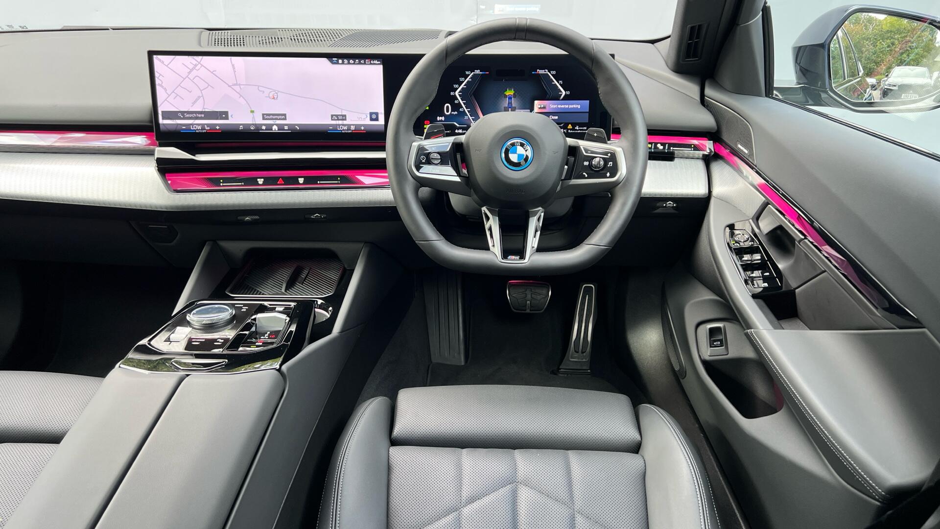BMW 5 Series view 5