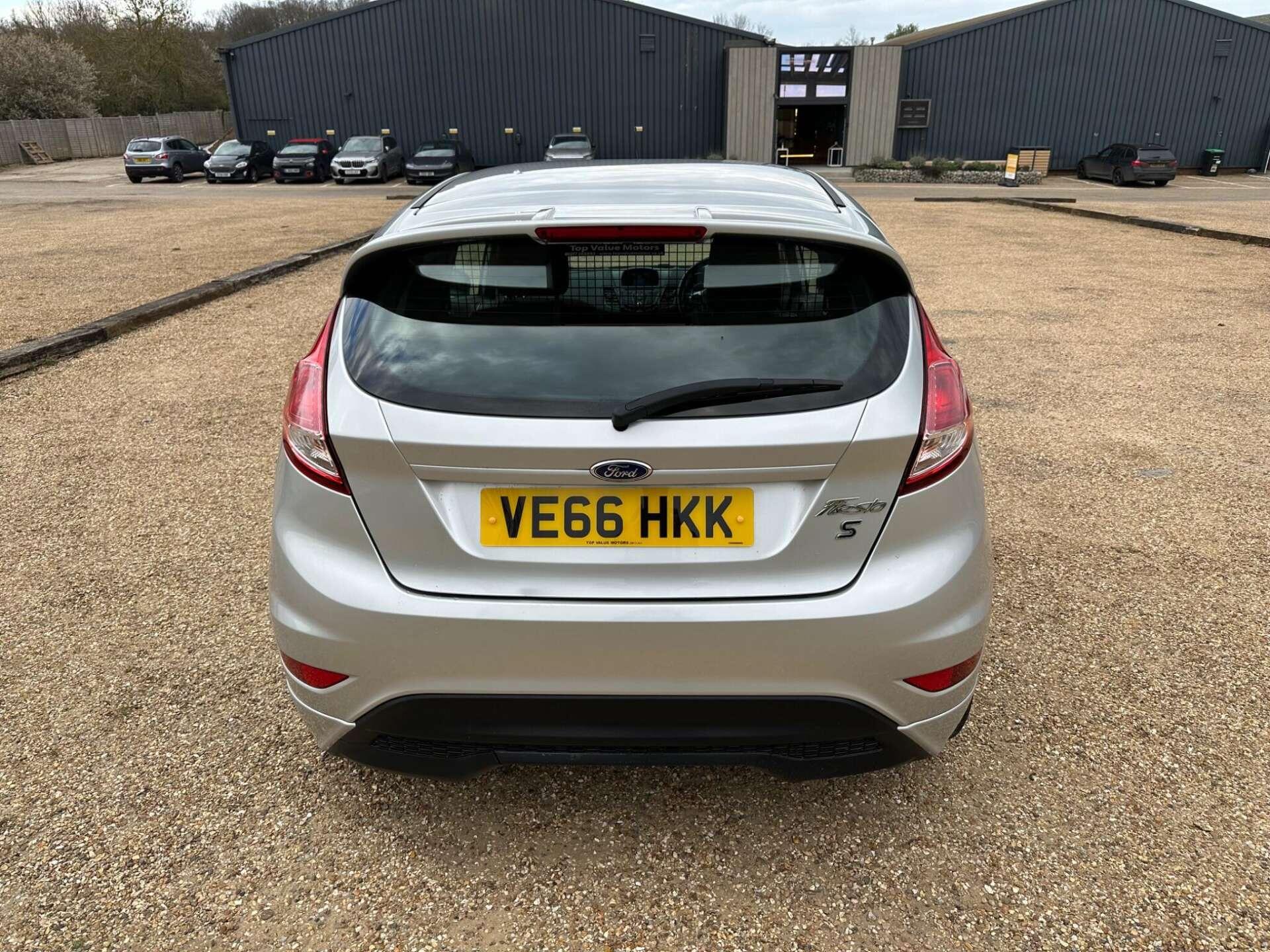 Ford Fiesta view 6
