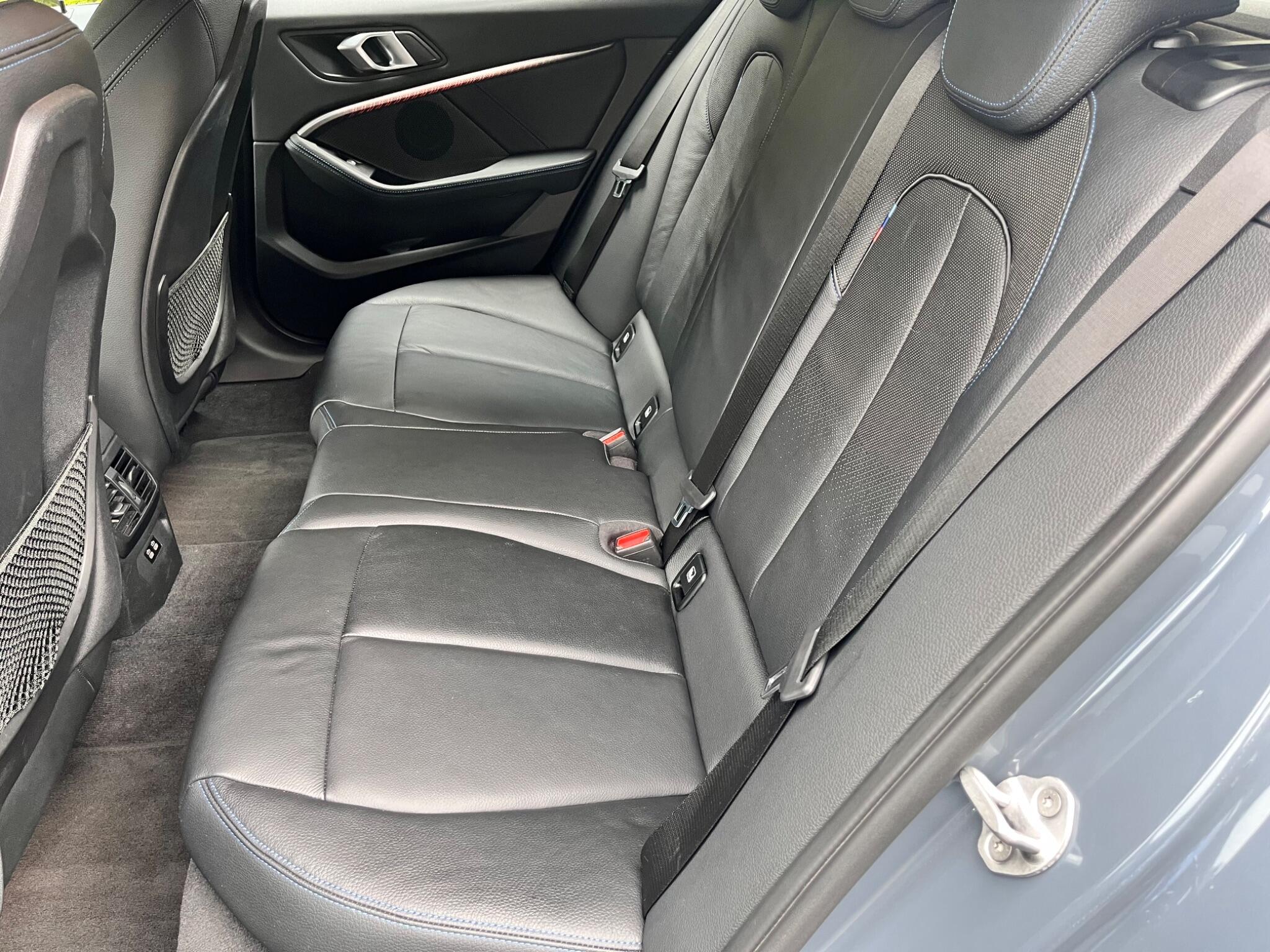 BMW 1 Series view 32