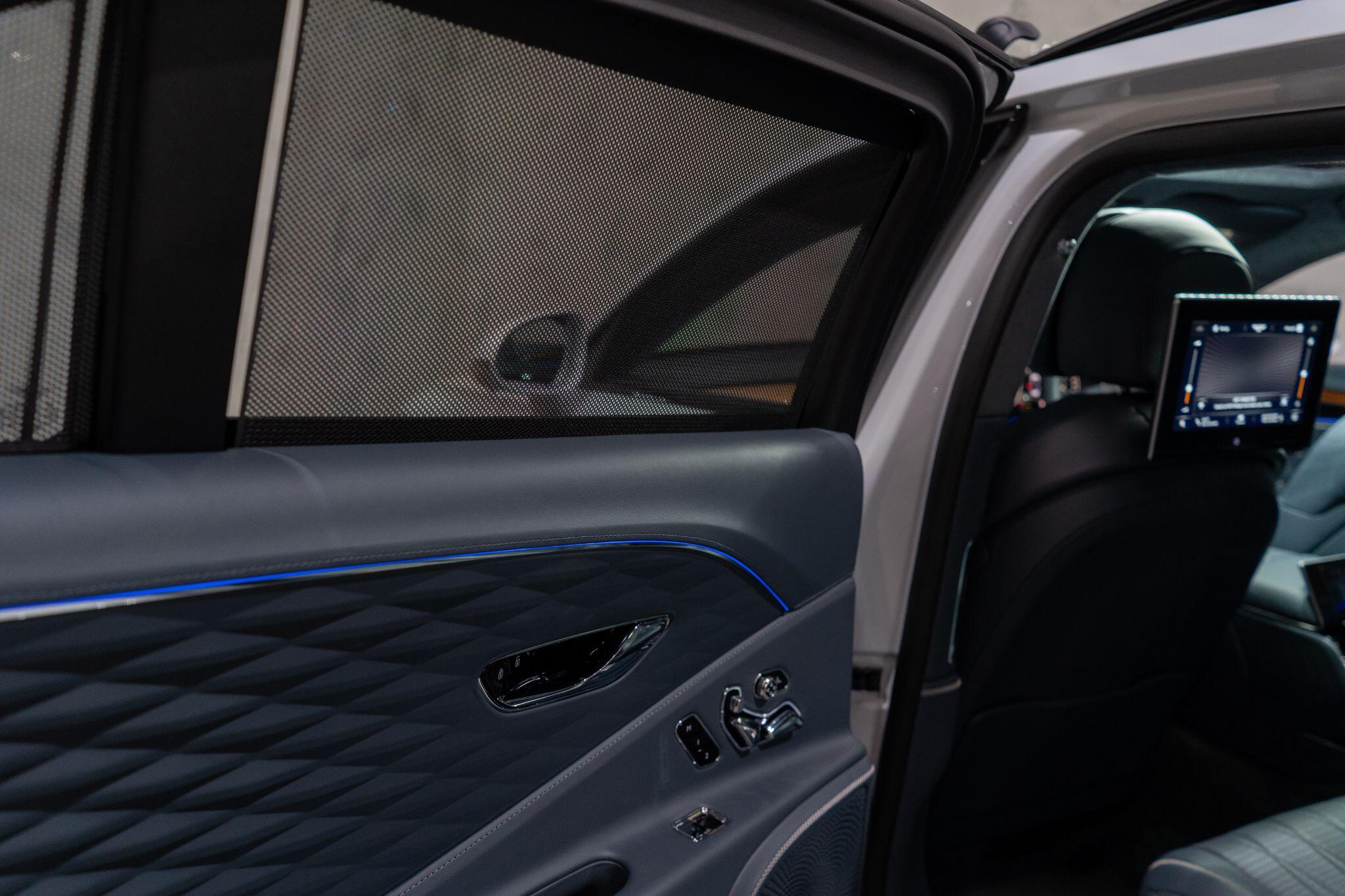 Bentley Flying Spur view 21
