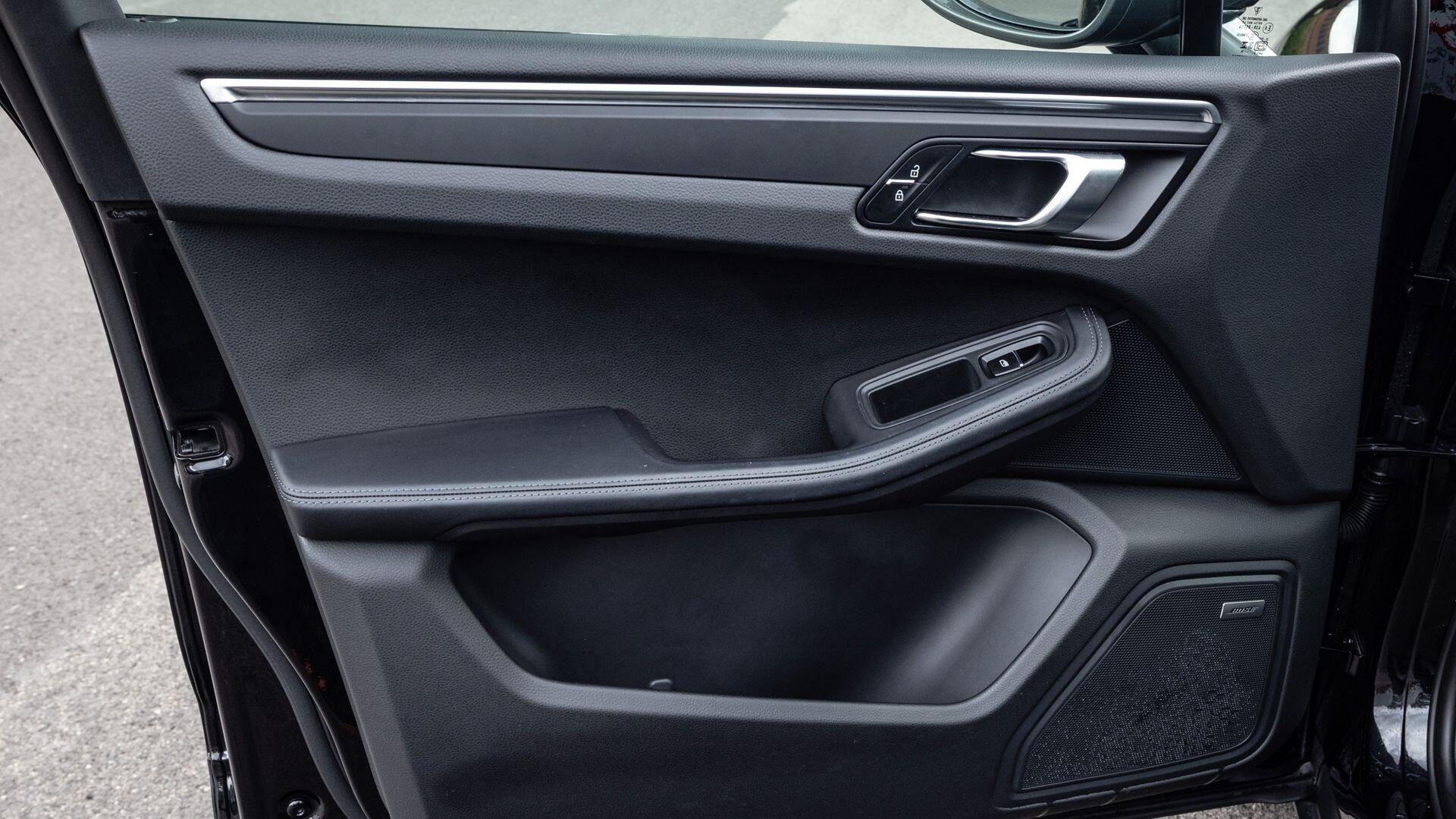 Porsche Macan view 18