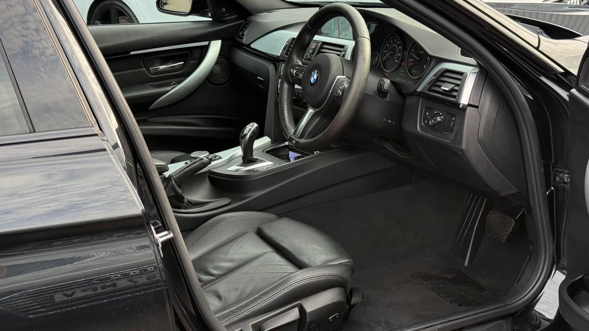 BMW 3 Series view 19