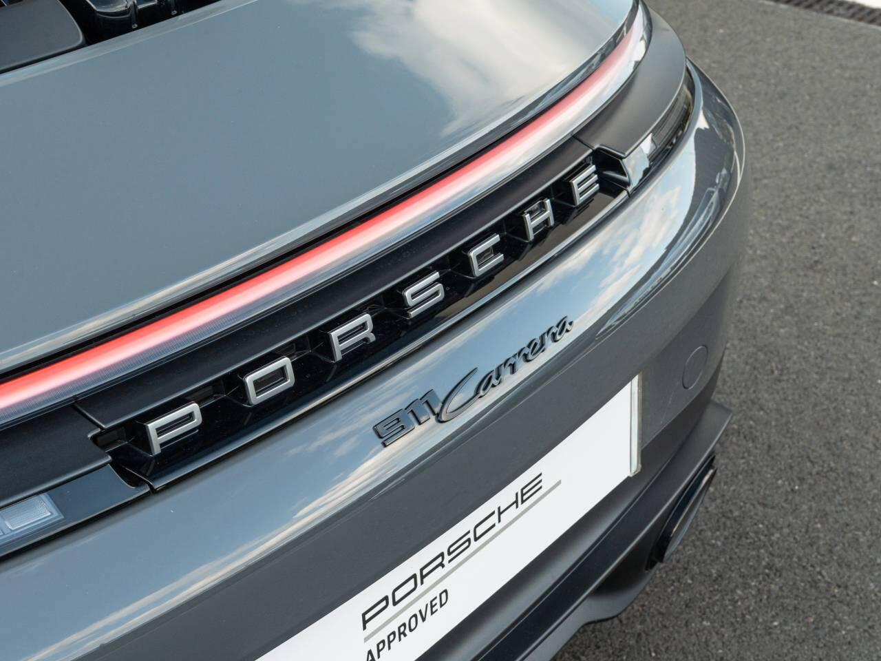 Porsche 911 view 9