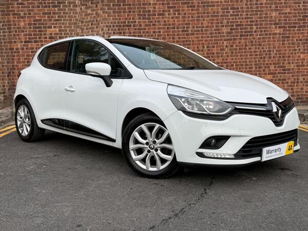 White 2017 Renault Clio Hatchback Front-wheel drive Manual
