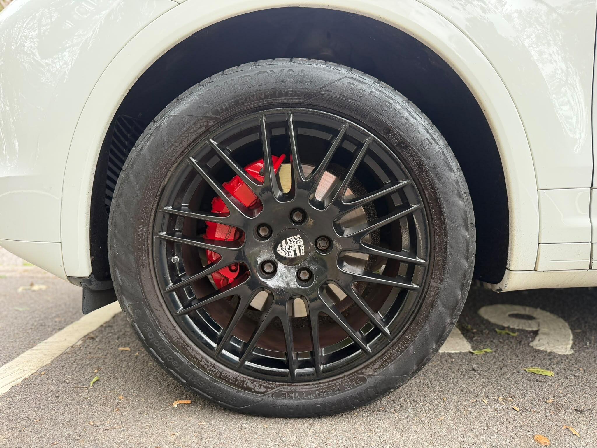 Porsche Cayenne view 29