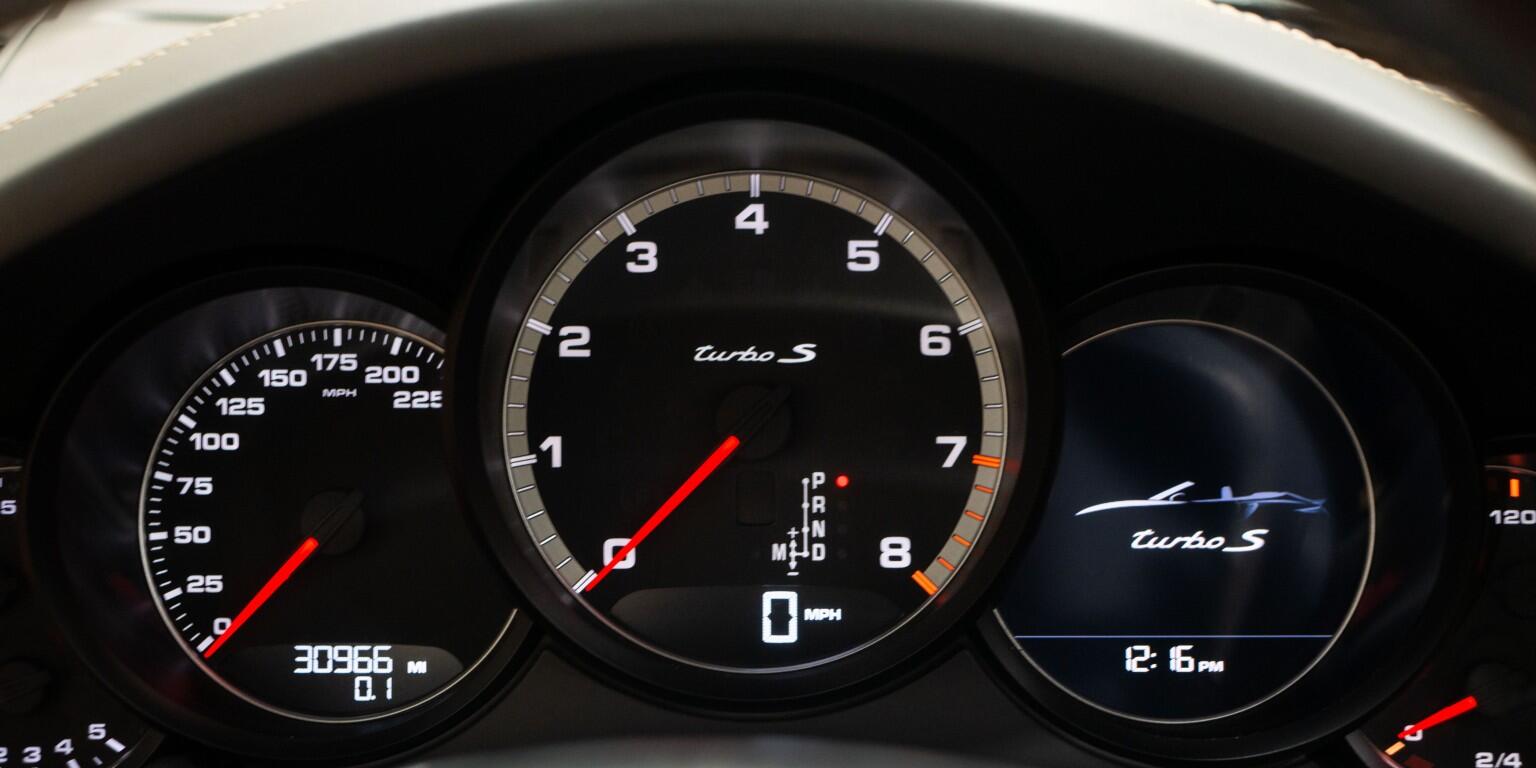 Porsche 911 view 36