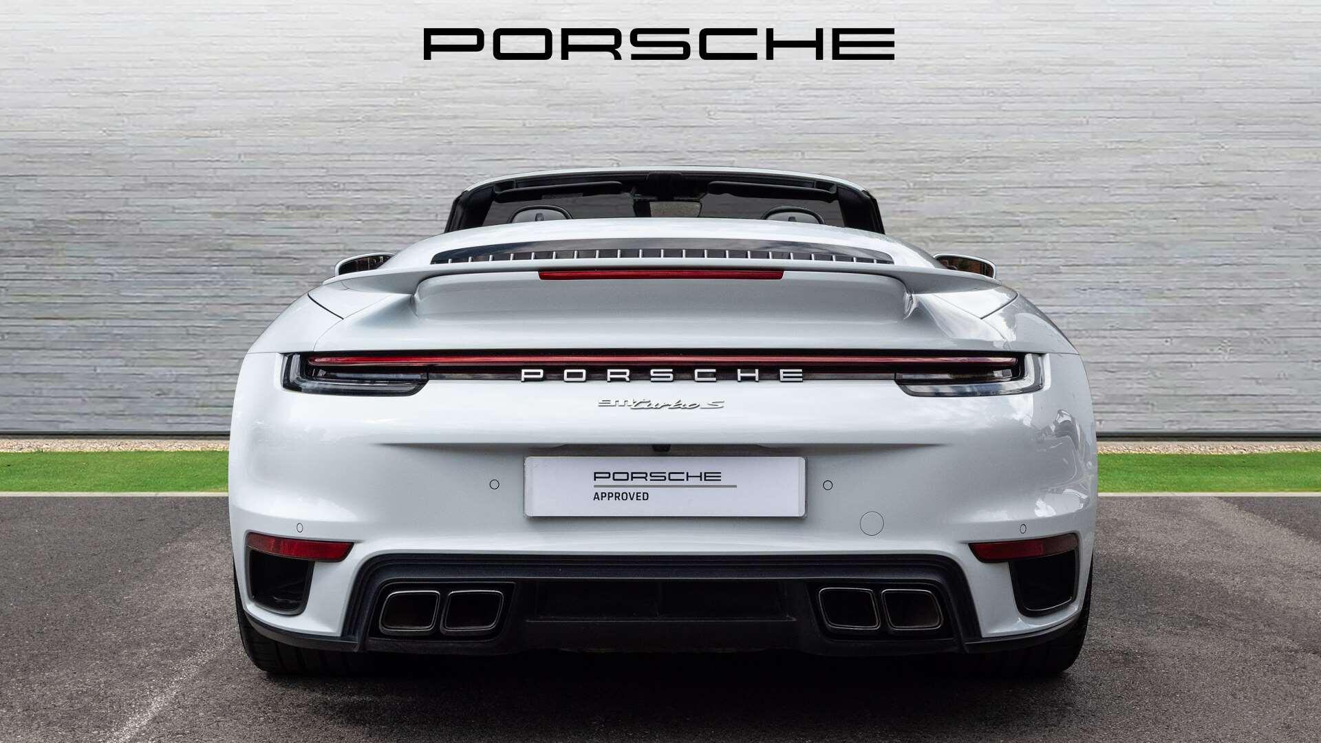 Porsche 911 view 12