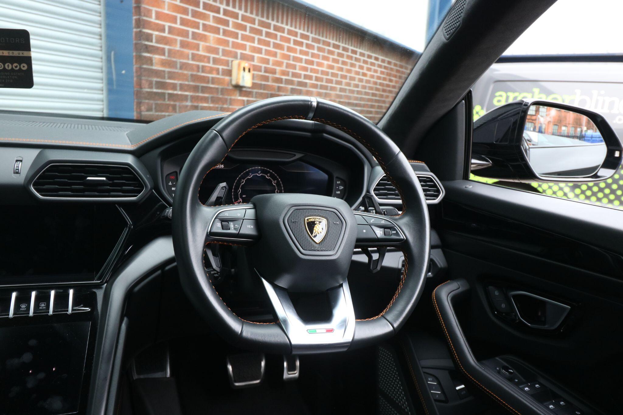 Lamborghini Urus view 22