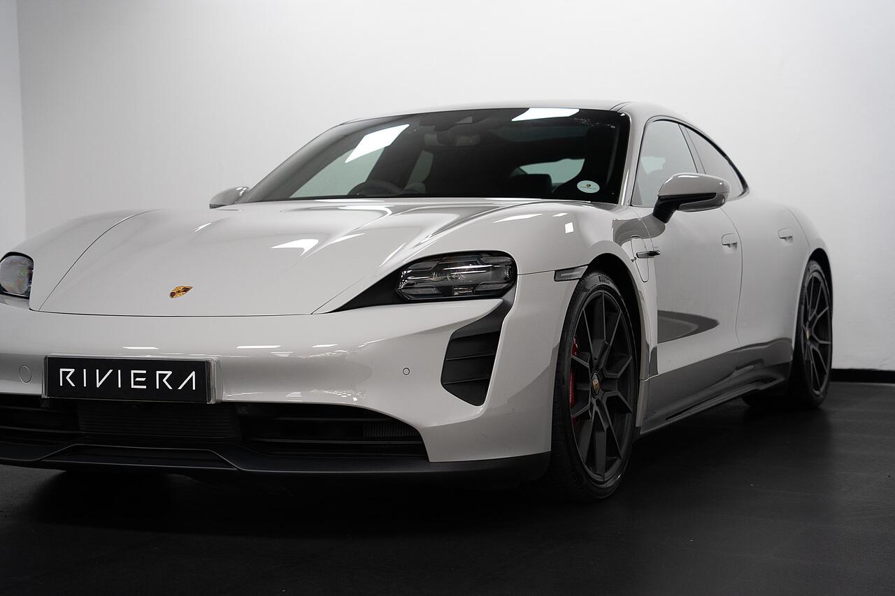 Porsche Taycan view 36