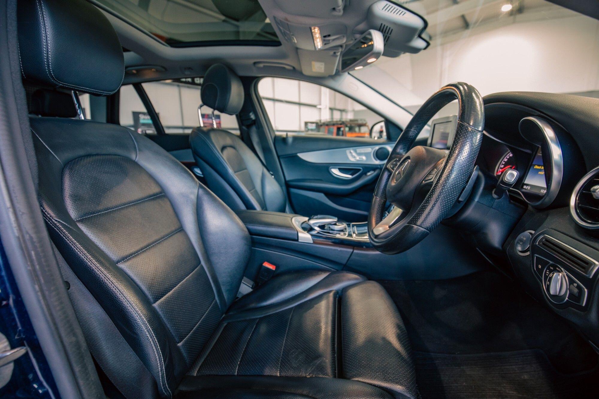 Mercedes-Benz C-Class view 3