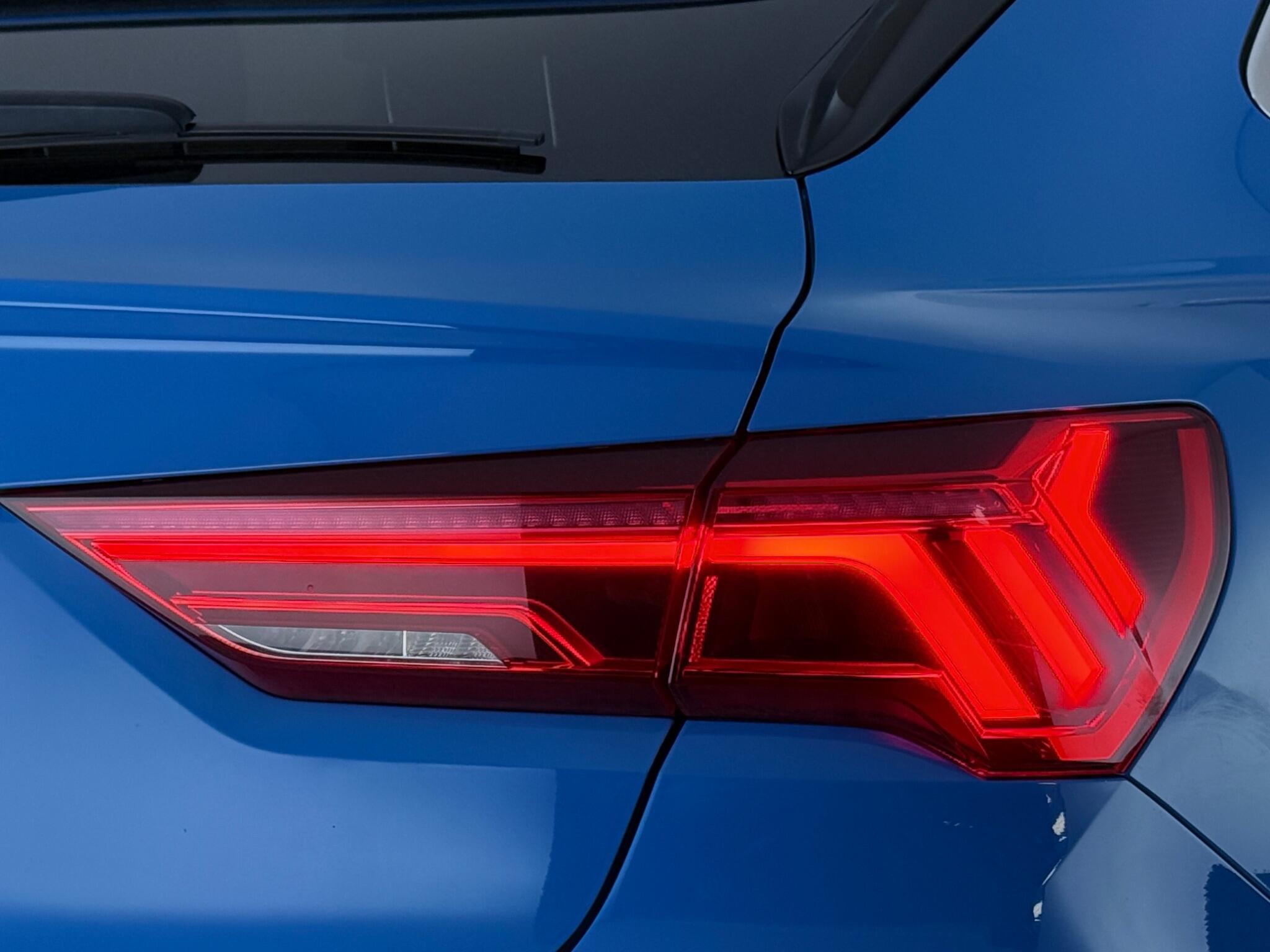 Audi RS Q3 view 15