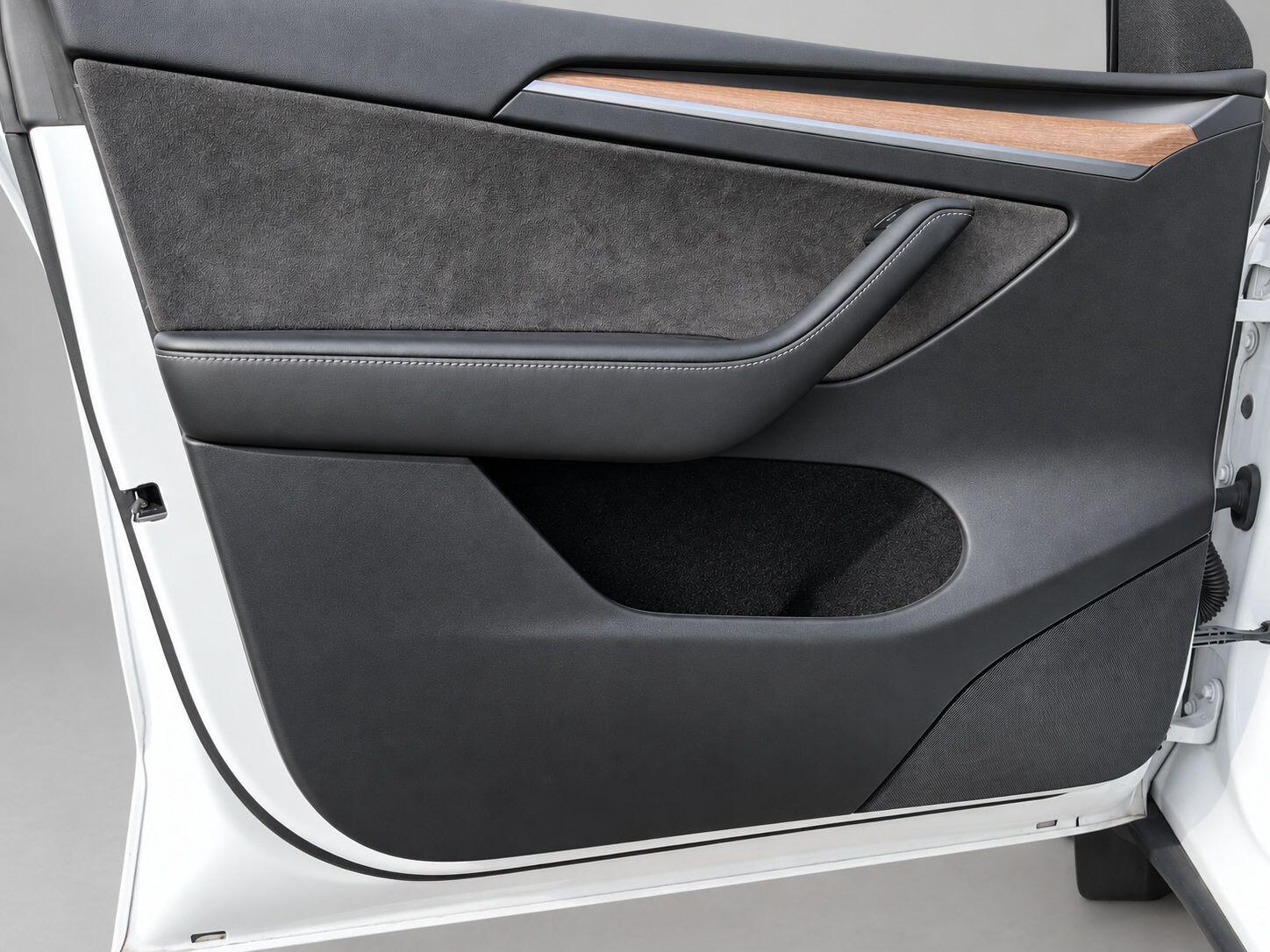 Tesla Model Y view 25