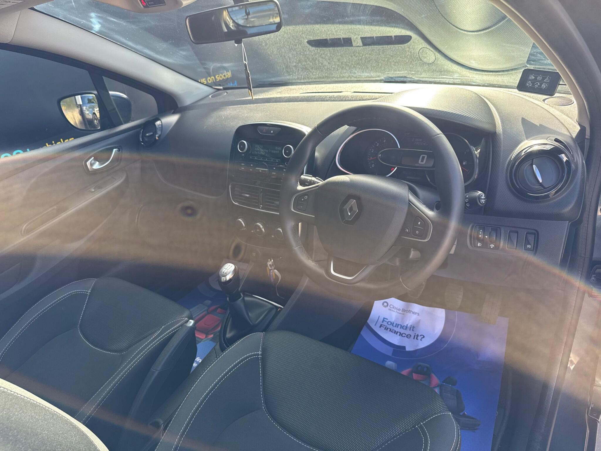 Renault Clio view 26