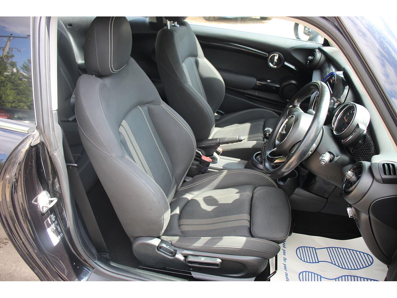 Mini Cooper view 15