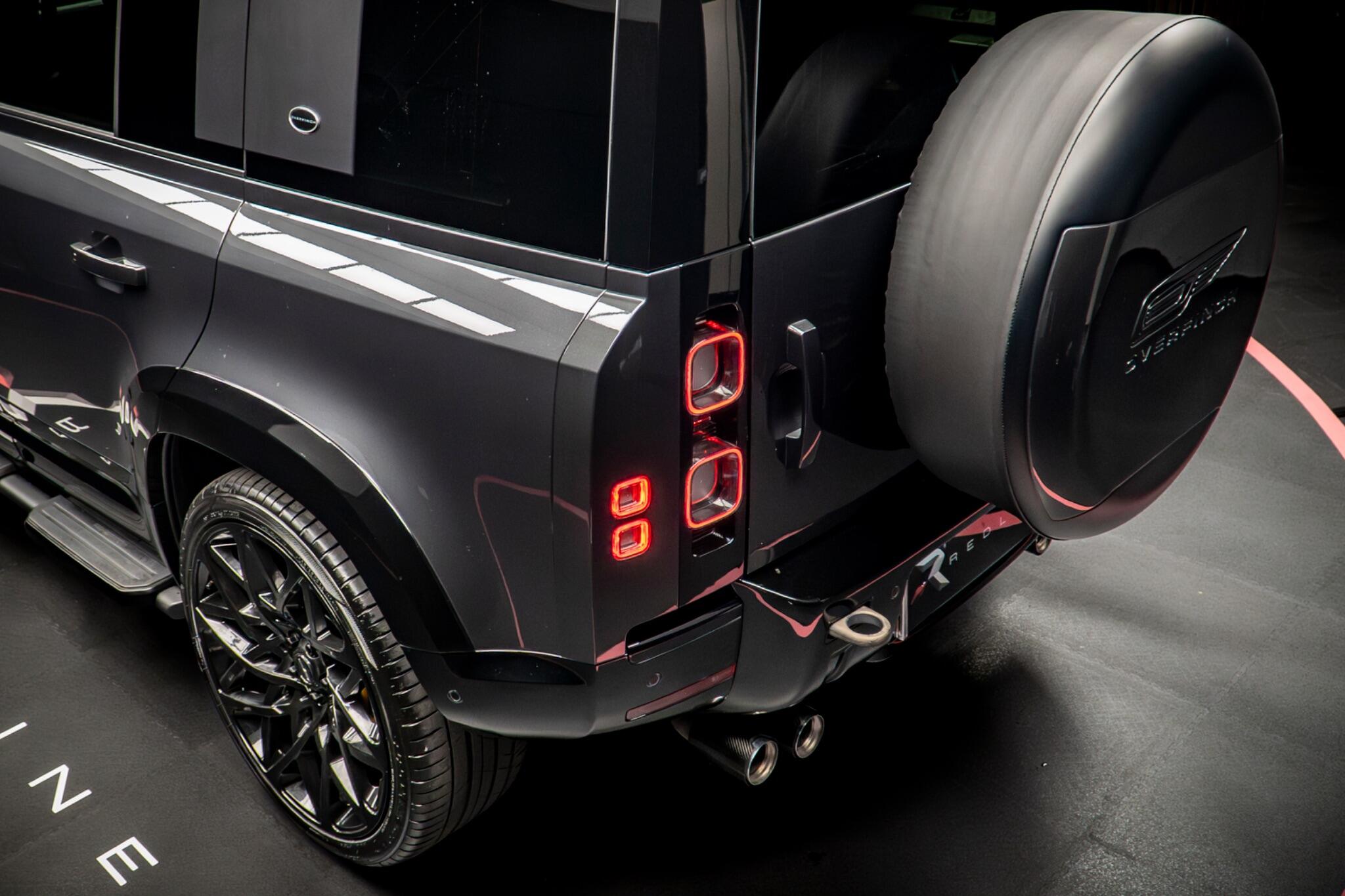 Land Rover Defender view 19