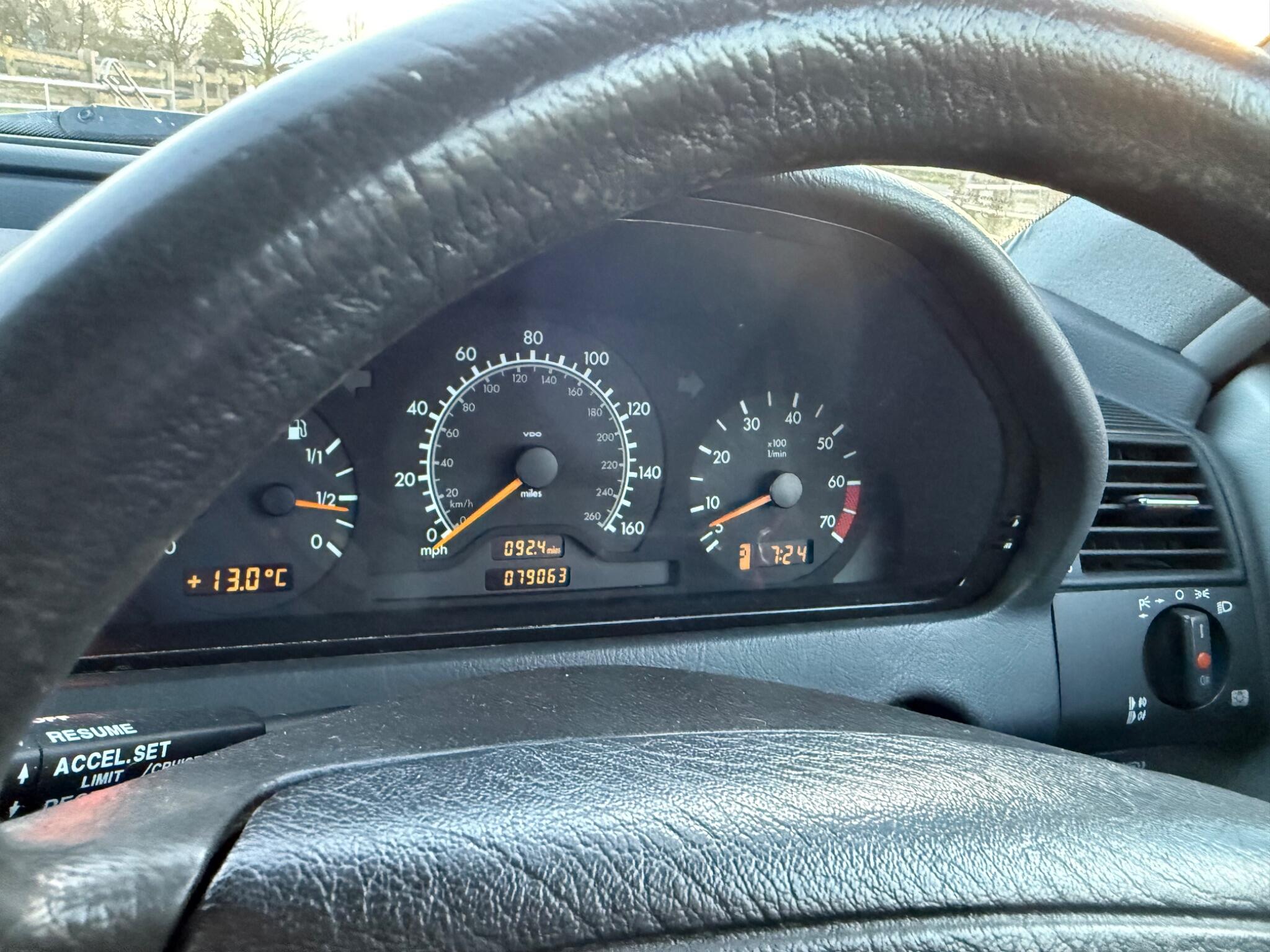 Mercedes-Benz C Class 2.4 C240 Classic 5dr — photo 31 of 66