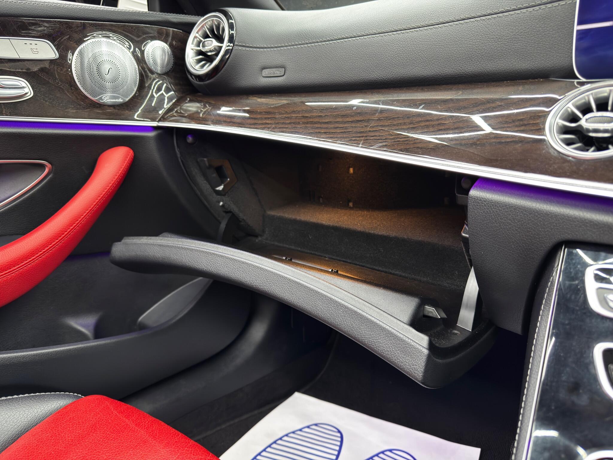 Mercedes-Benz E-Class view 39