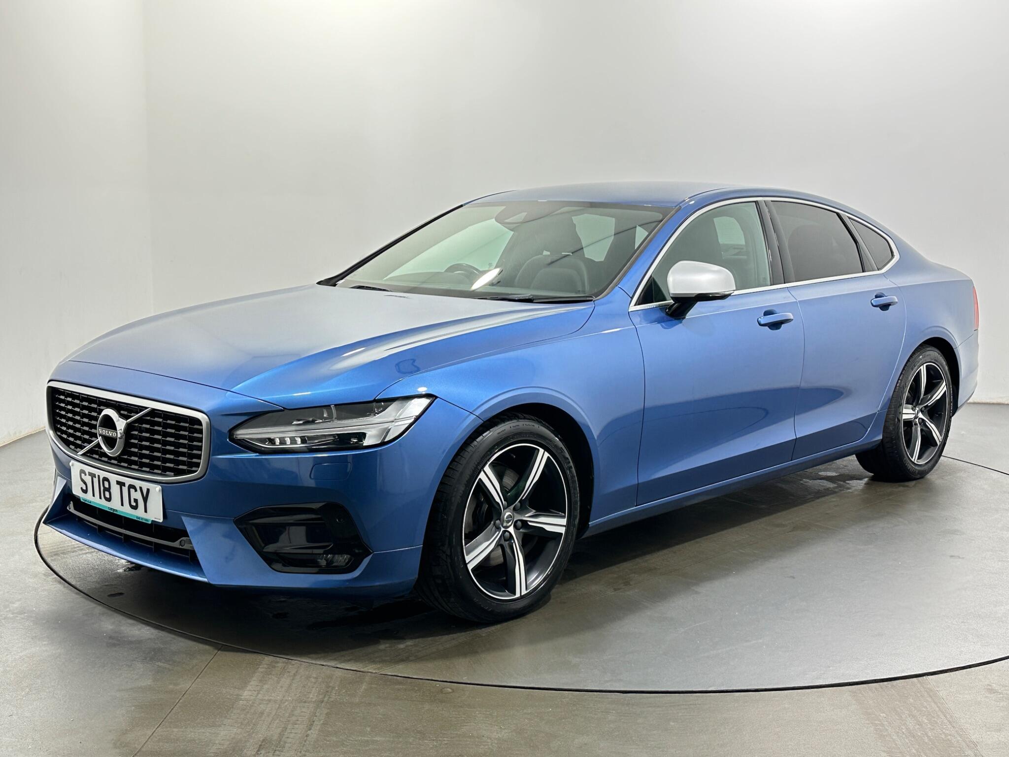 Volvo S90 view 4