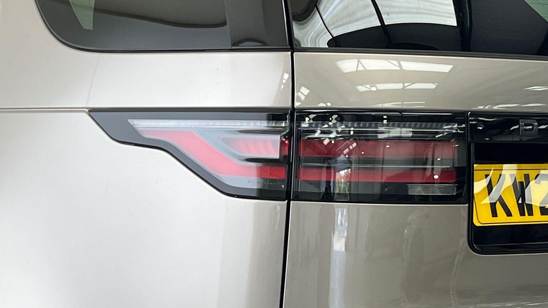 Land Rover Discovery view 19