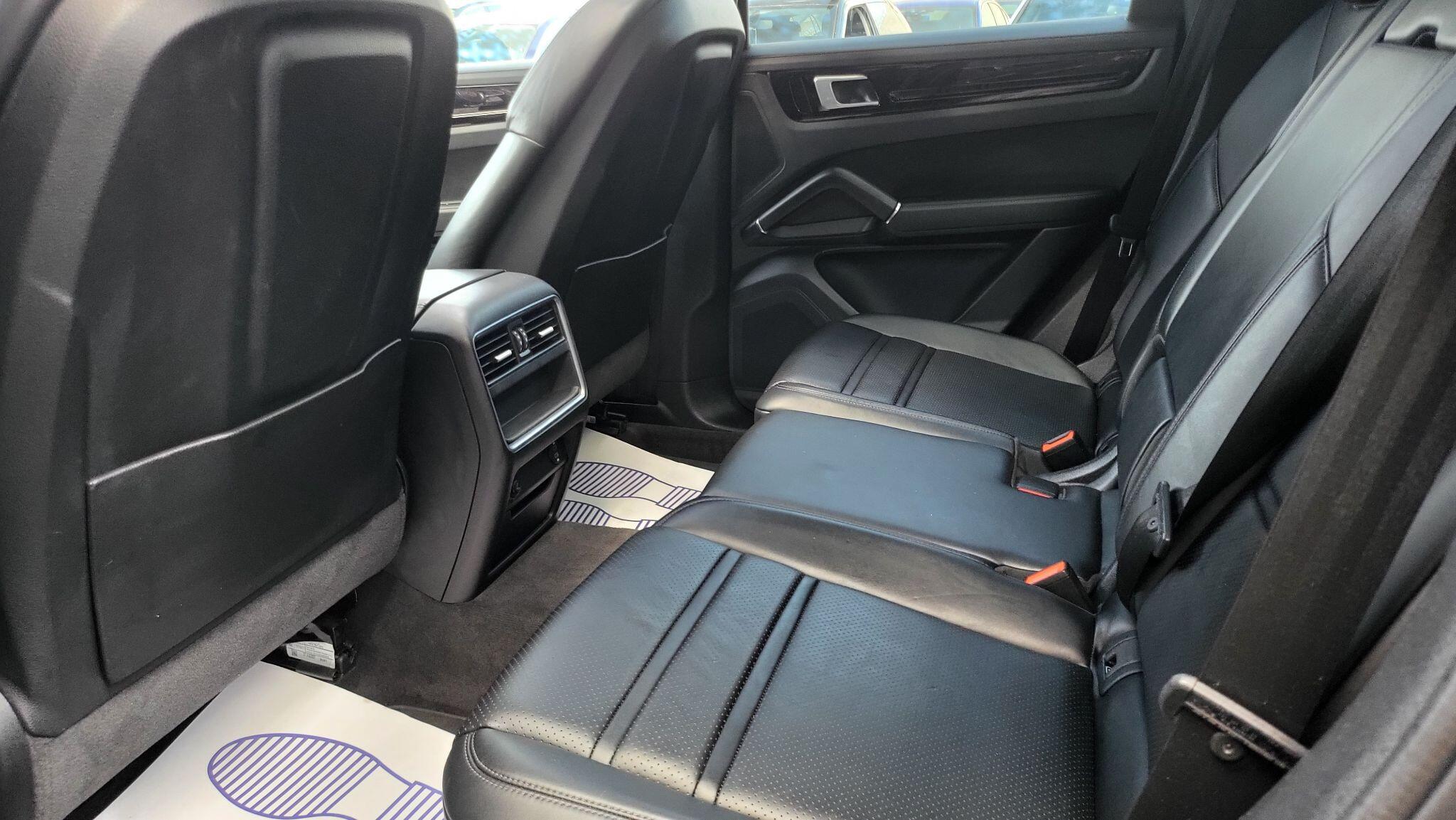 Porsche Cayenne view 20