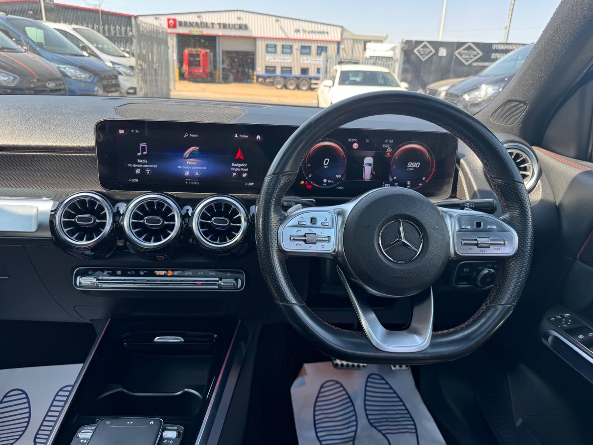 Mercedes-Benz GLB view 47
