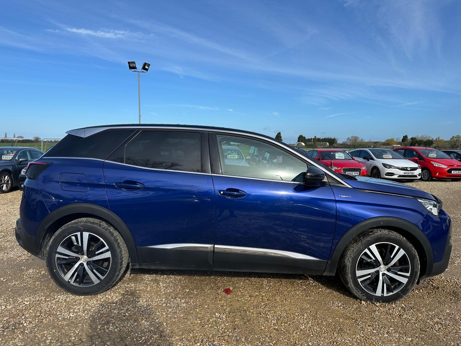 Peugeot 3008 view 5