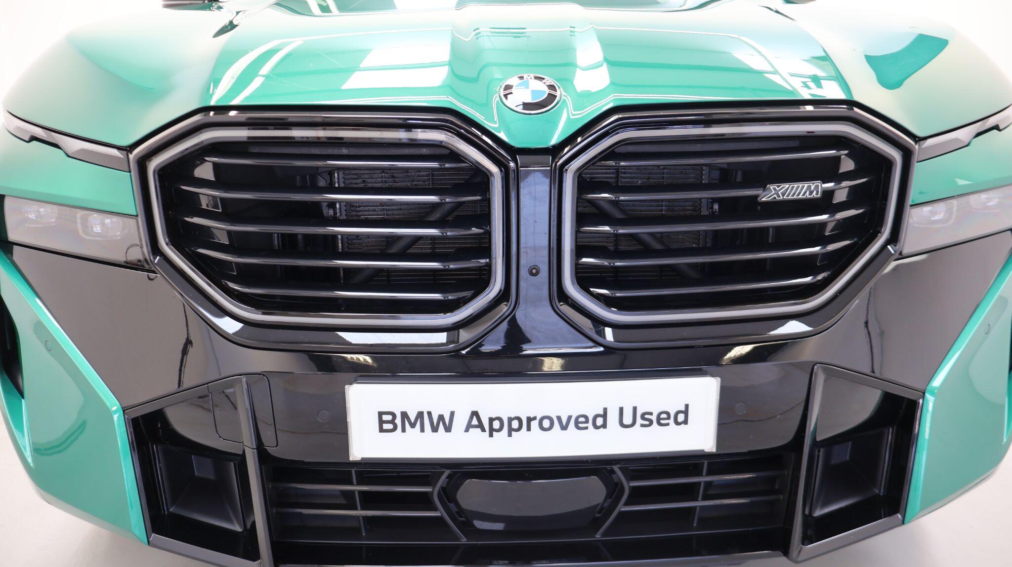 BMW XM view 24