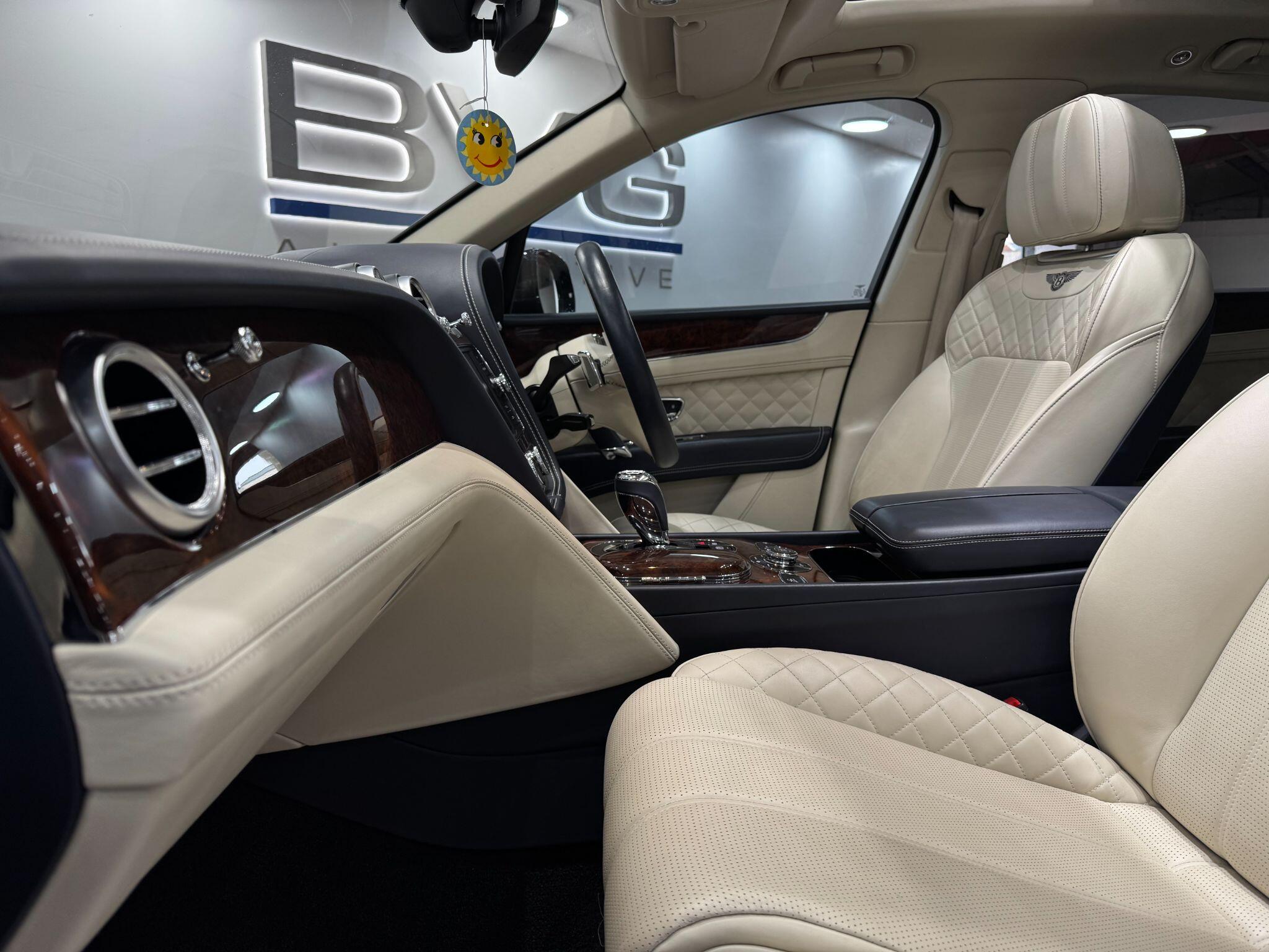 Bentley Bentayga view 53