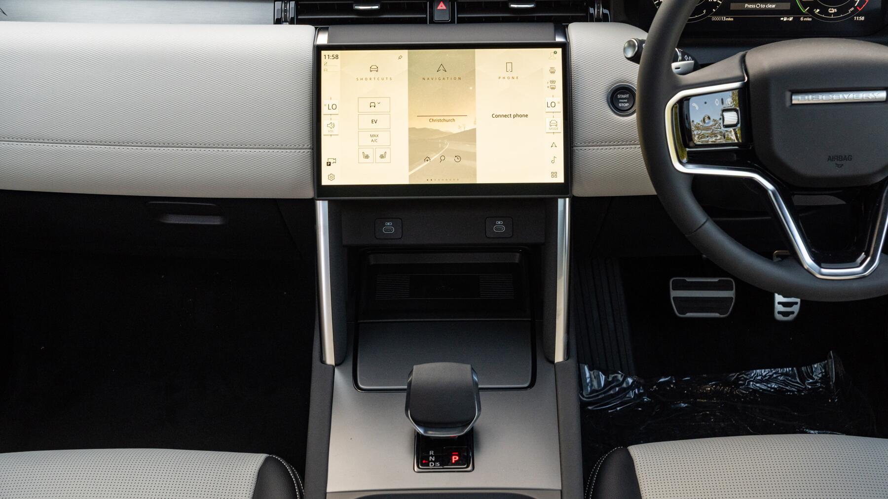 Land Rover Discovery Sport view 56