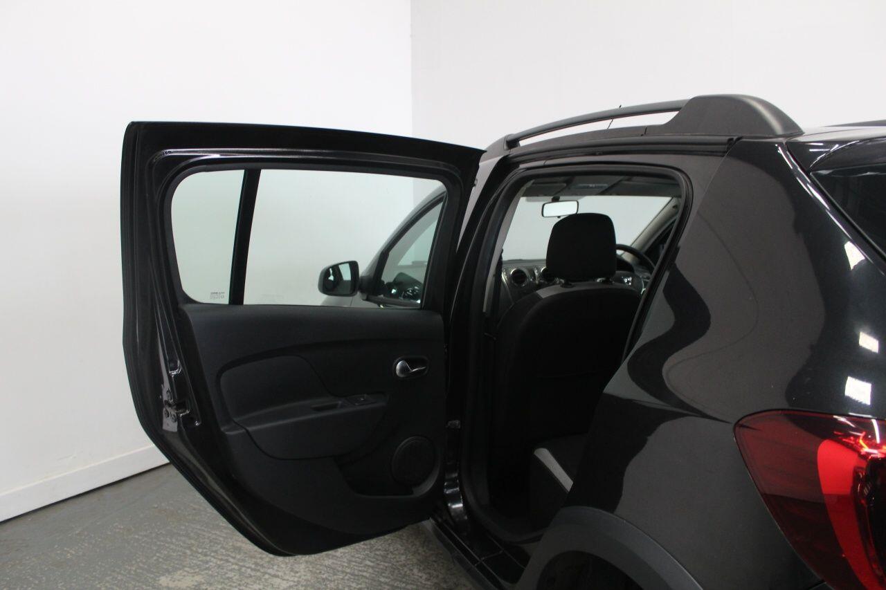 Dacia Sandero view 26