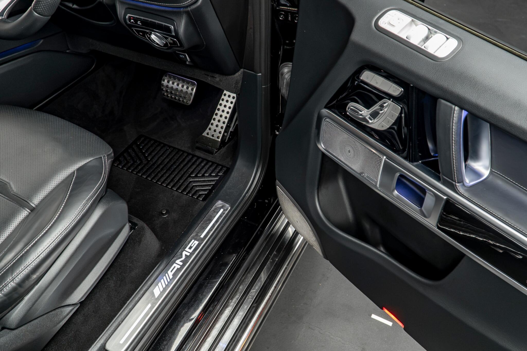Mercedes-Benz G-Class view 29