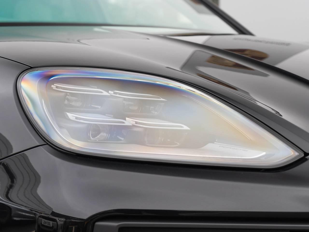 Porsche Cayenne view 15