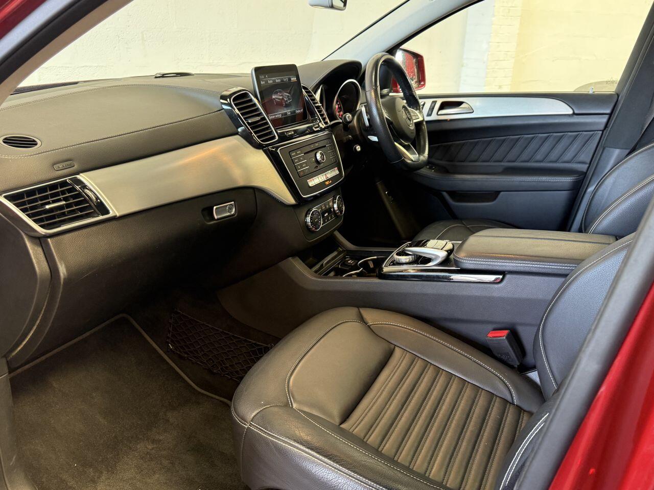 Mercedes-Benz Gle view 54