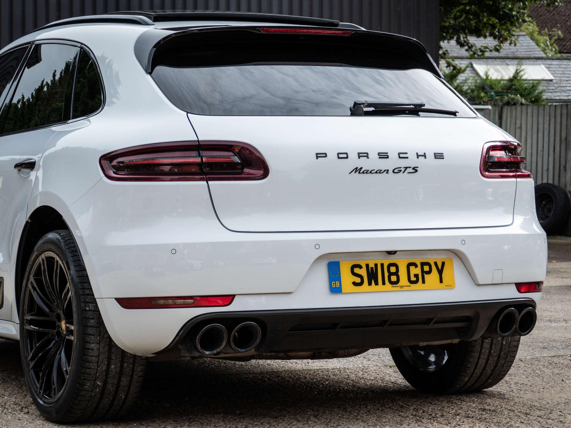 Porsche Macan view 15