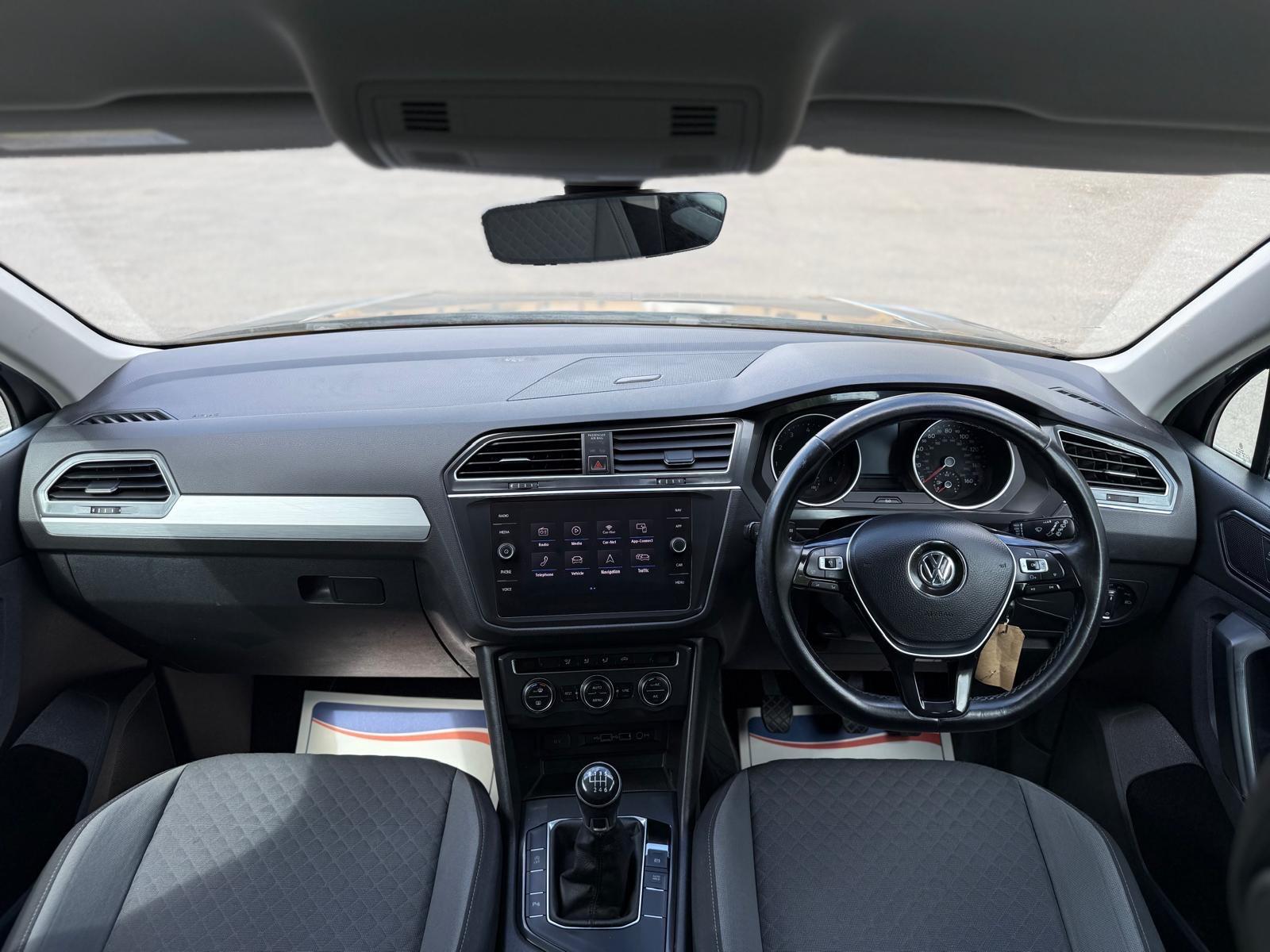 Volkswagen Tiguan view 25