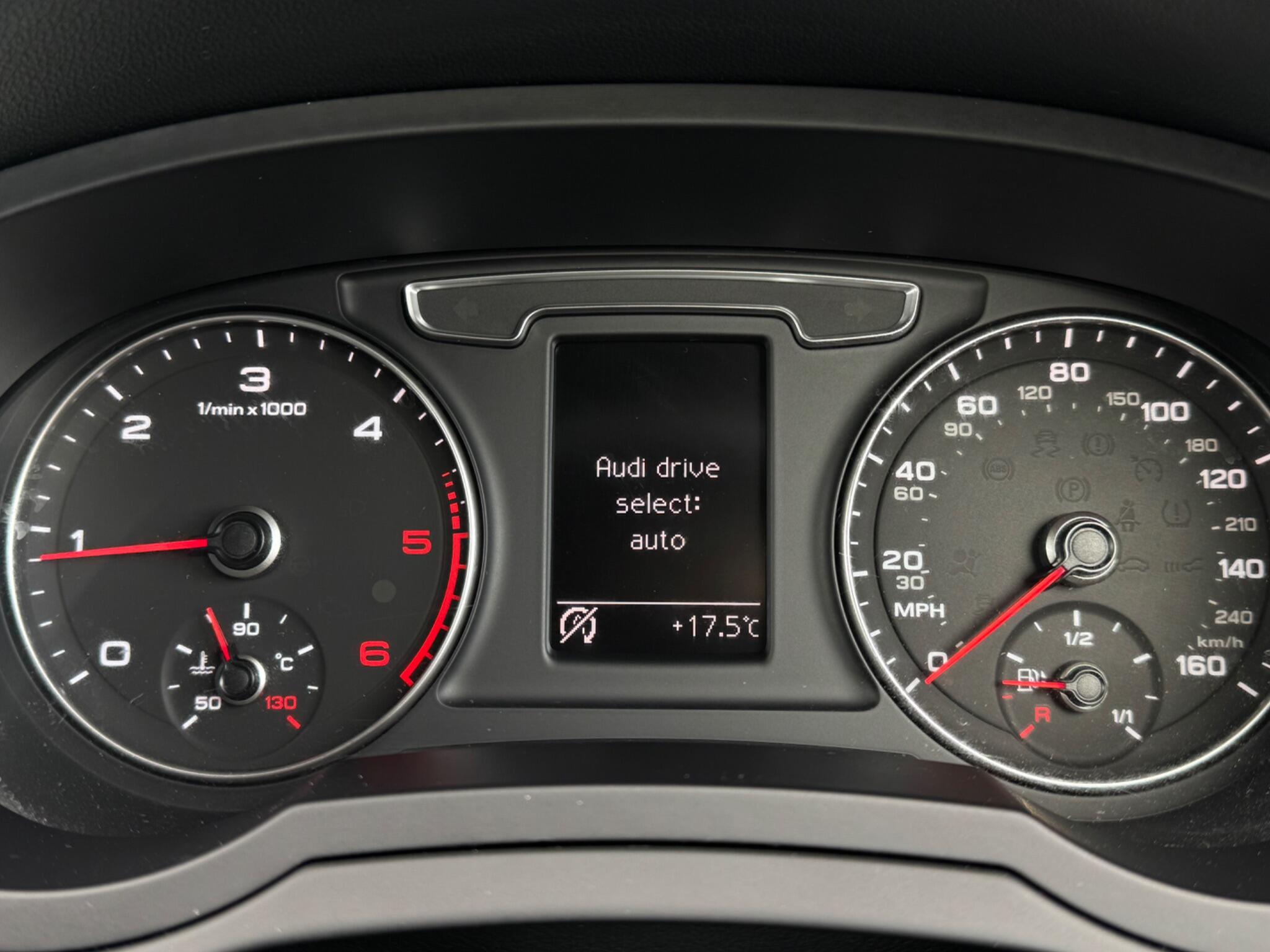 Audi Q3 view 40