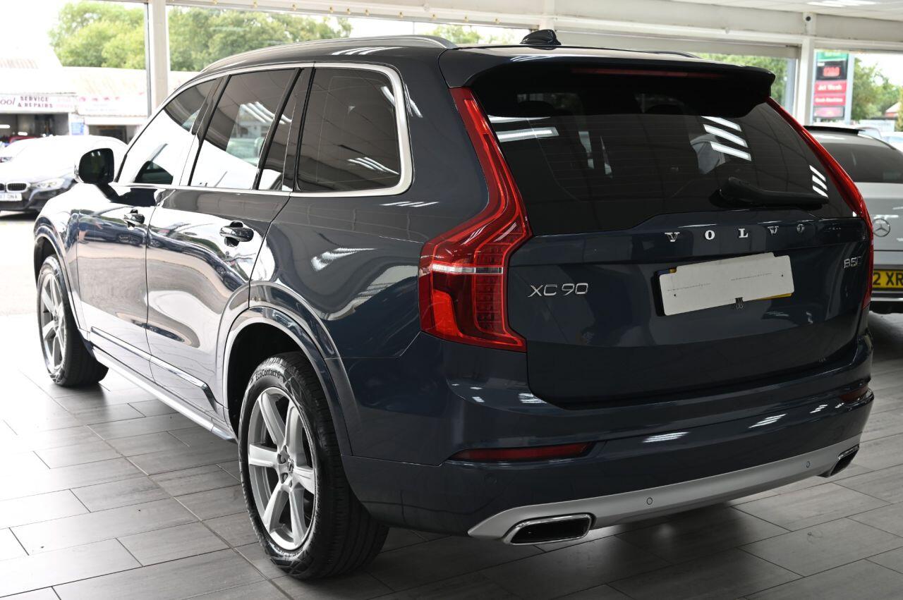 Volvo XC90 view 12