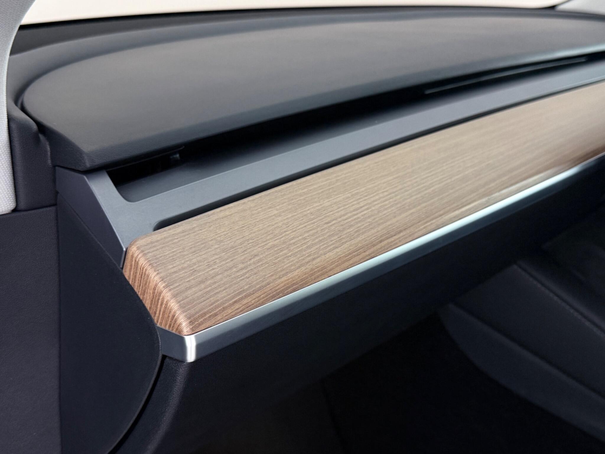 Tesla Model 3 view 21
